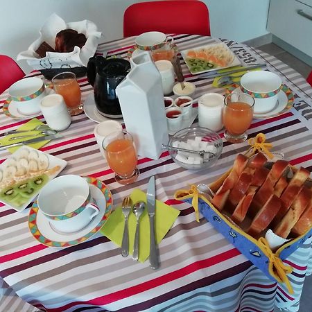 Au Grain D'Orge Villa Echire Kültér fotó