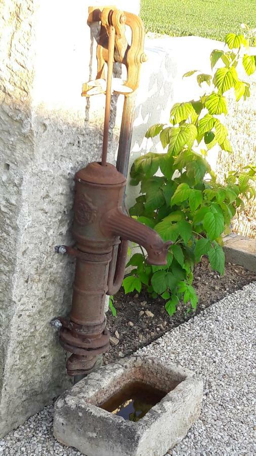 Au Grain D'Orge Villa Echire Kültér fotó